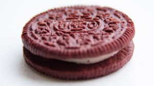 Red-Velvet-Oreos-01